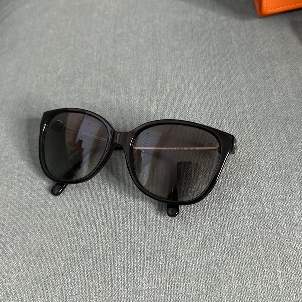 Michael Kors, black sunglasses with silver band